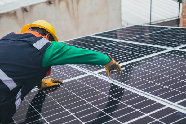 Optimisez votre énergie avec l'installation de panneaux solaires photovoltaïques